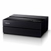 EpsonSCP9002: Moderner, schwarzer Drucker mit rechteckigem Design und seitlichem Bedienfeld - ideal für hochwertige Fotoabzüge.