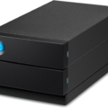 Lacie 2big externe Festplatte, schwarz, rechteckig, zwei Ebenen, blaue LED, ideal für PC & Mac in Fotografie oder Videografie.